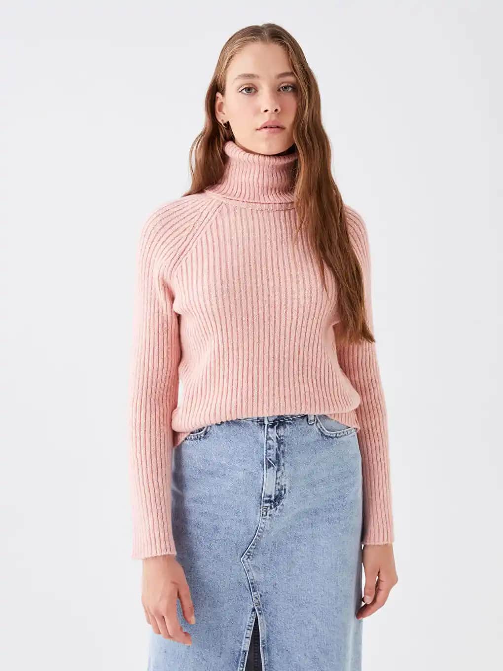 Balıkçı Yaka Kazaklar: Moda Dünyasında Sıcak ve Şık Bir Trend Analizi