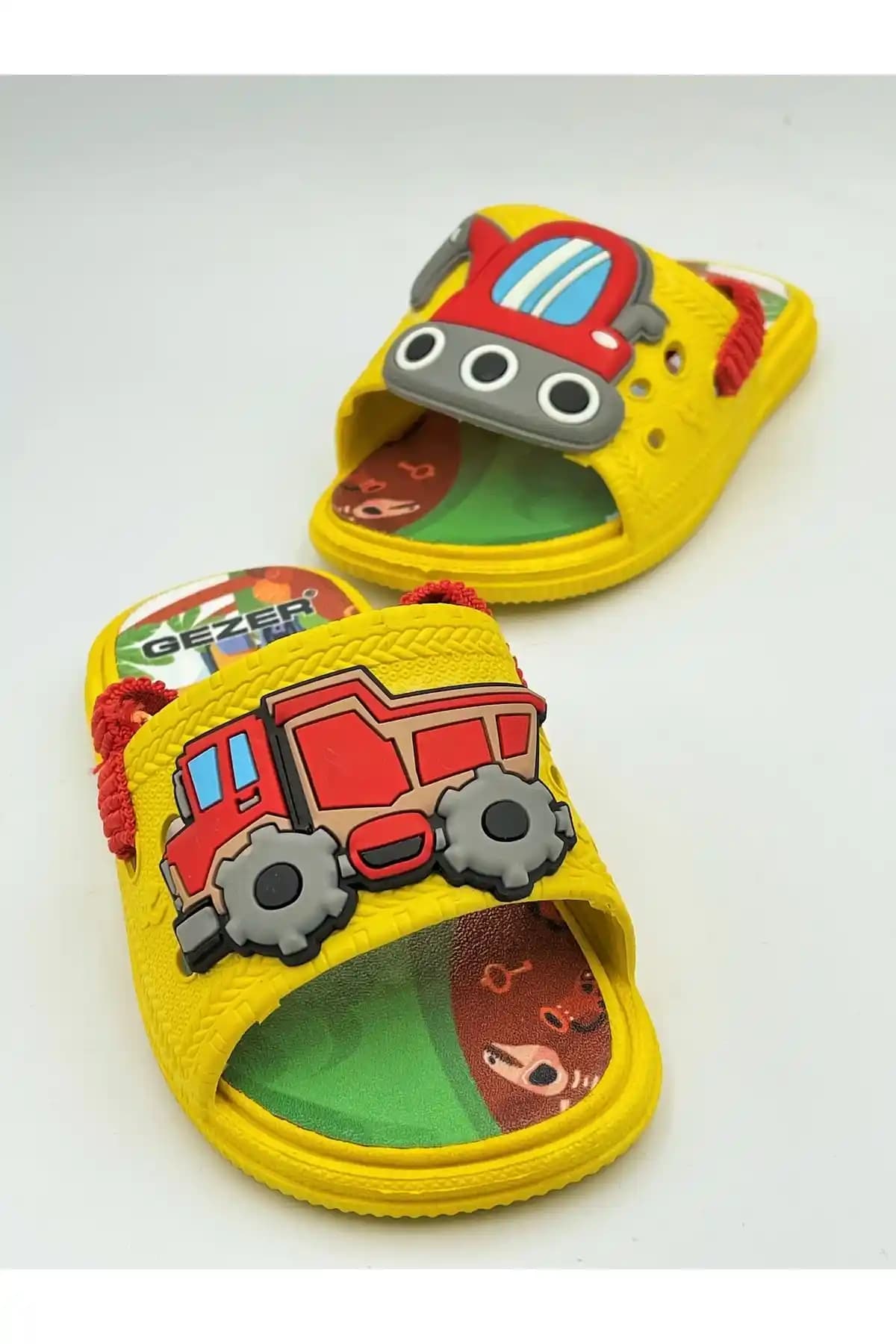 Bebekler İçin Moda ve Konforu Bir Arada Sunan Terlik Bebekler Hakkında Güncel Trendler ve Seçim İpuçları