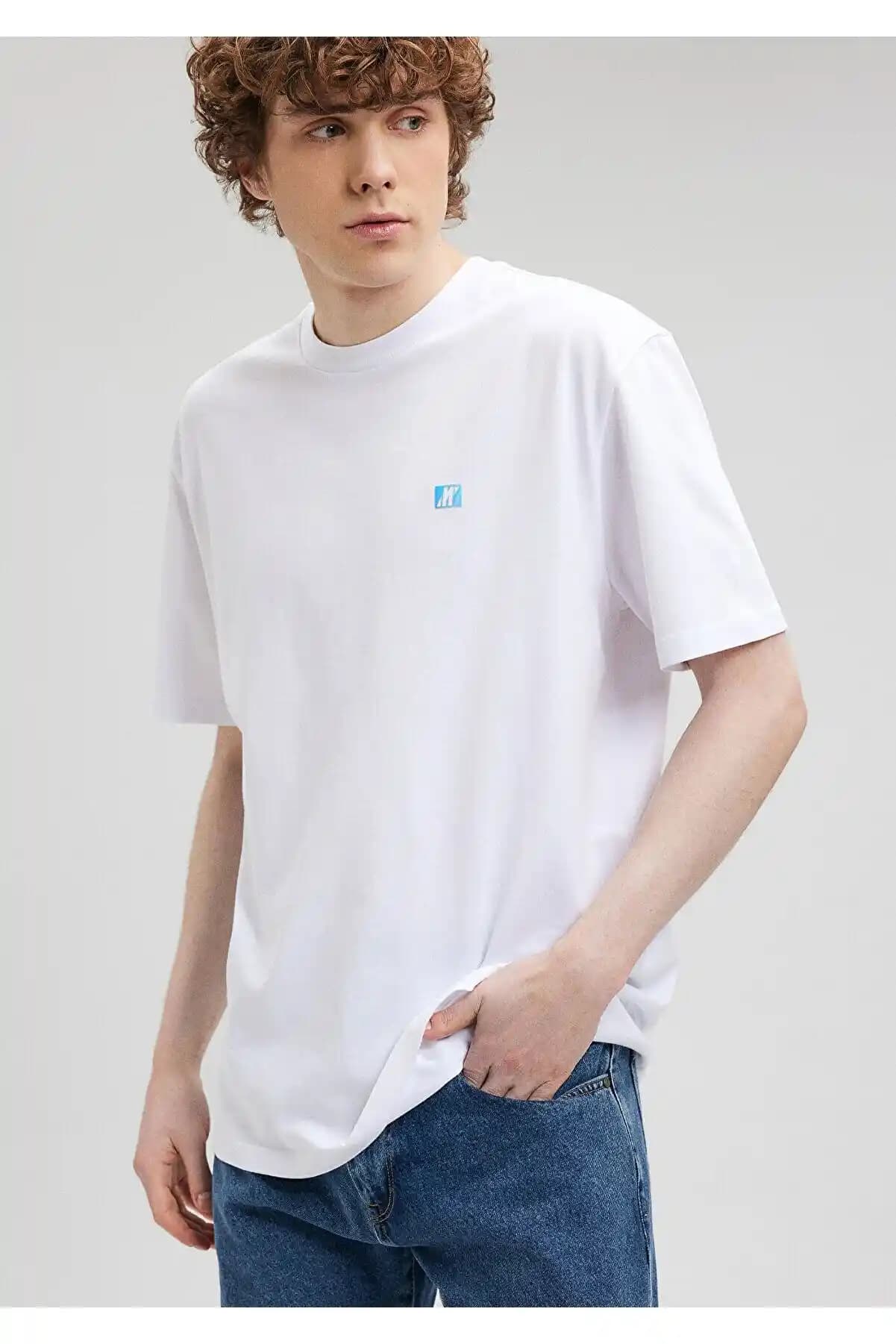 Bol Tişört Trendleri ve Kombinasyonlarıyla Güncel Moda Anlayışını Yansıtın