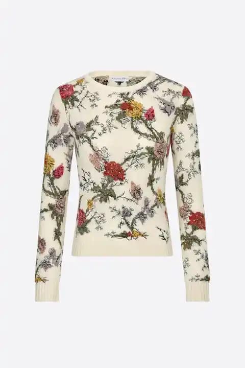 Çiçekli Kazaklar: Moda Dünyasında Trendler ve Kombinasyon Önerileri