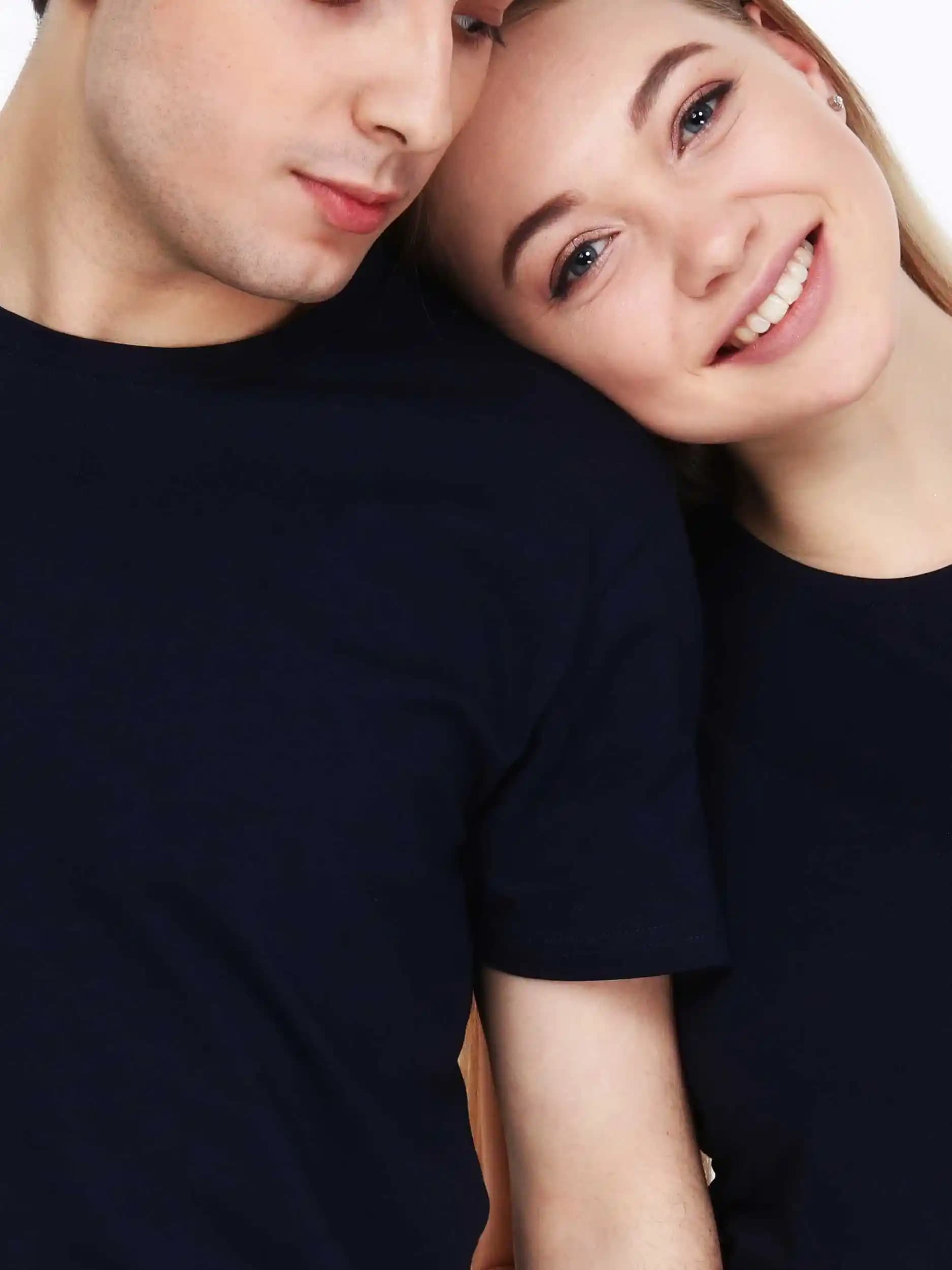 Çift Tişört Modası: Güncel Trendler ve Stil İpuçlarıyla Uyumlu Kombinasyonlar