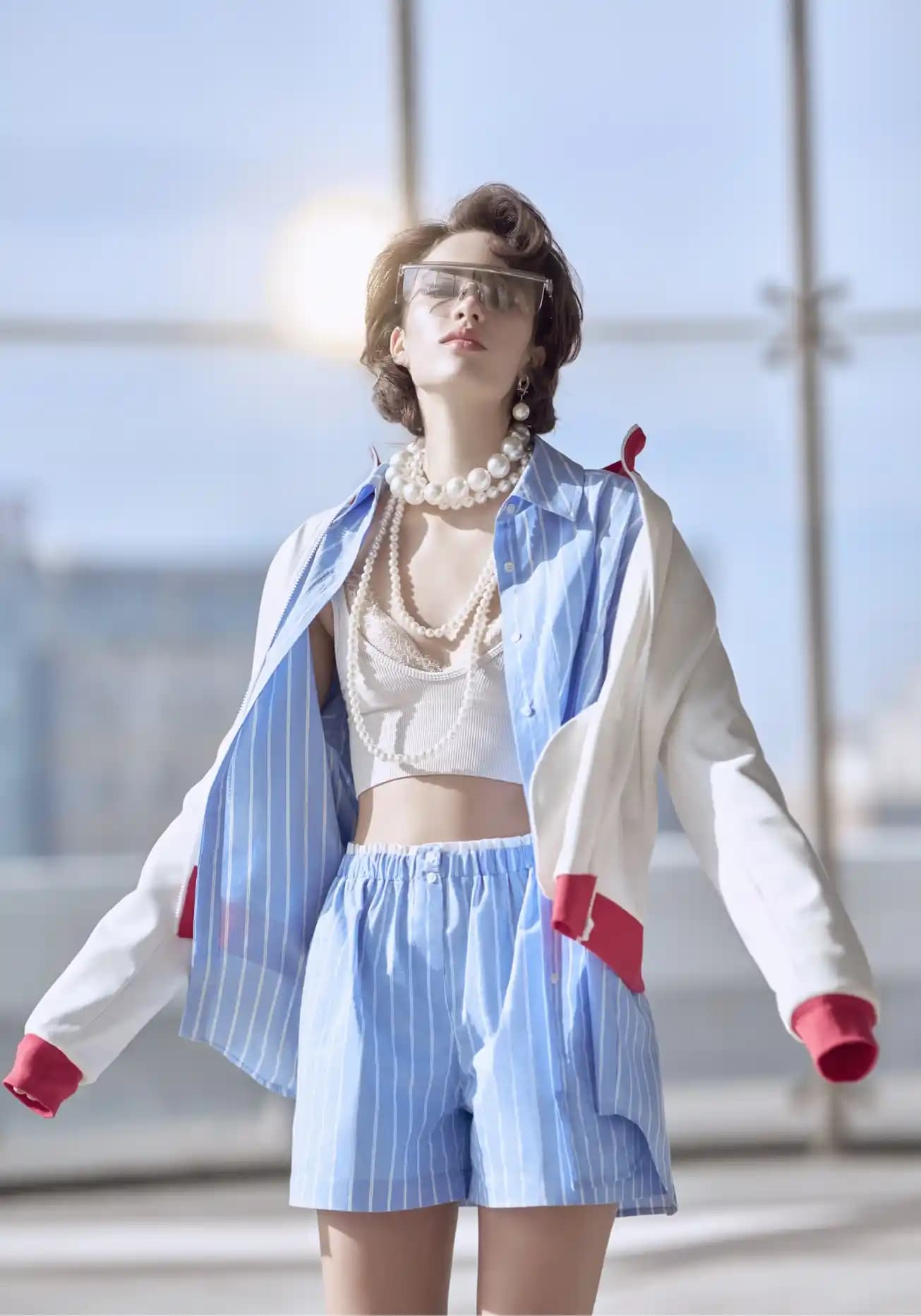 Çizgili Gömlekler: Moda Dünyasında Zamansız ve Çok Yönlü Bir Parça Tanımı ve Stil İpuçları