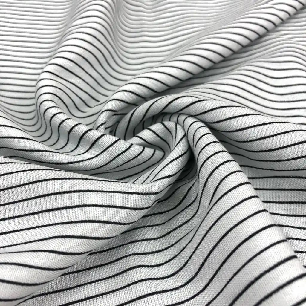 Çizgili Kumaşların Moda Dünyasındaki Yeri ve Güncel Trendler Hakkında Bilgi