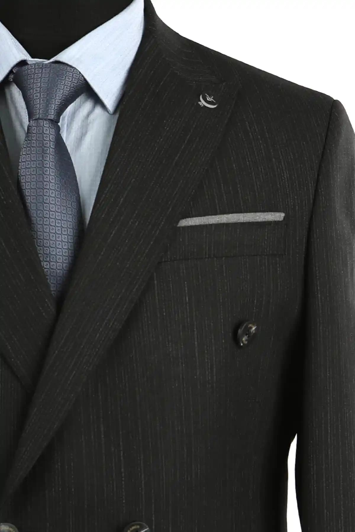 Çorlu Takım Elbise Modelleri ve Trendleri: Kalite ve Şıklığın Buluşma Noktası