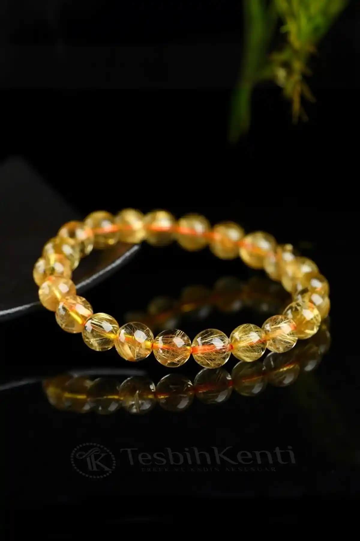 Erkek Bilekliklerinde Sitrin Taşı: Doğallık ve Şıklığın Modern Buluşması