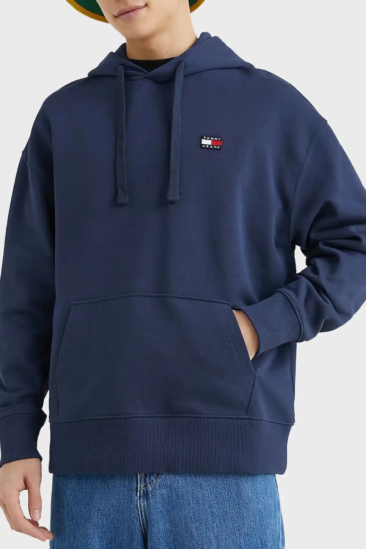 Erkek Giyiminde Rahatlık ve Şıklık: Tommy Sweat Erkek Koleksiyonu Ürünleri ve Stil İpuçları