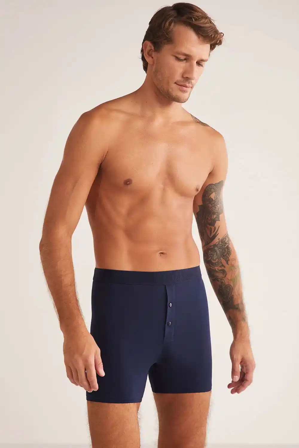 Erkek Moda Dünyasında Uzun Boxerlerin Yükselişi ve Stil İpuçları