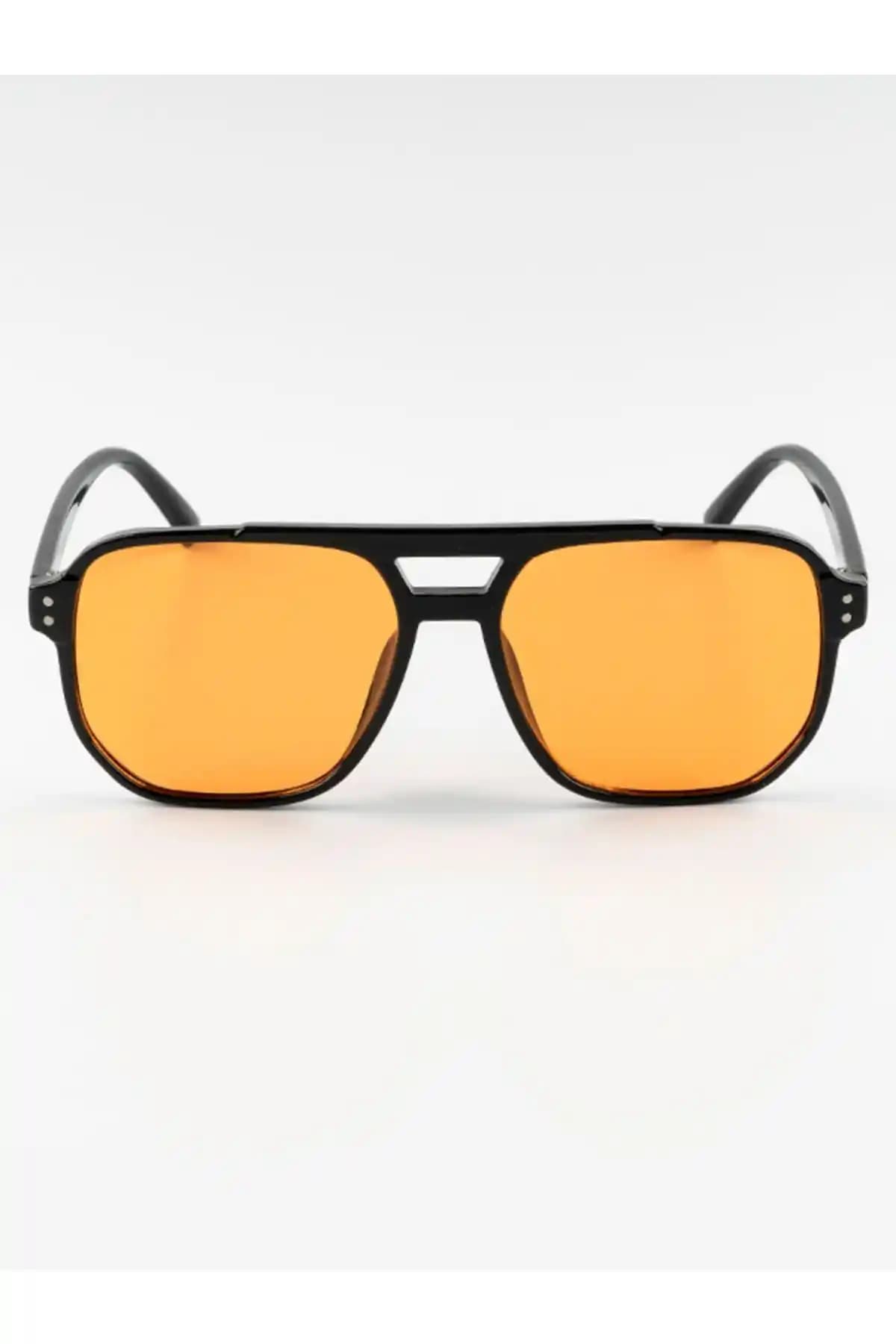 Erkek Moda Trendleri: Sarı Camlı Gözlüklerin Yükselişi ve Stil İpuçları