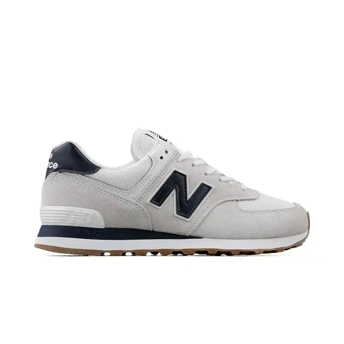 Erkek Modasında Beyaz Yeni Balance Ayakkabılarla Şıklık ve Konforun Buluşması