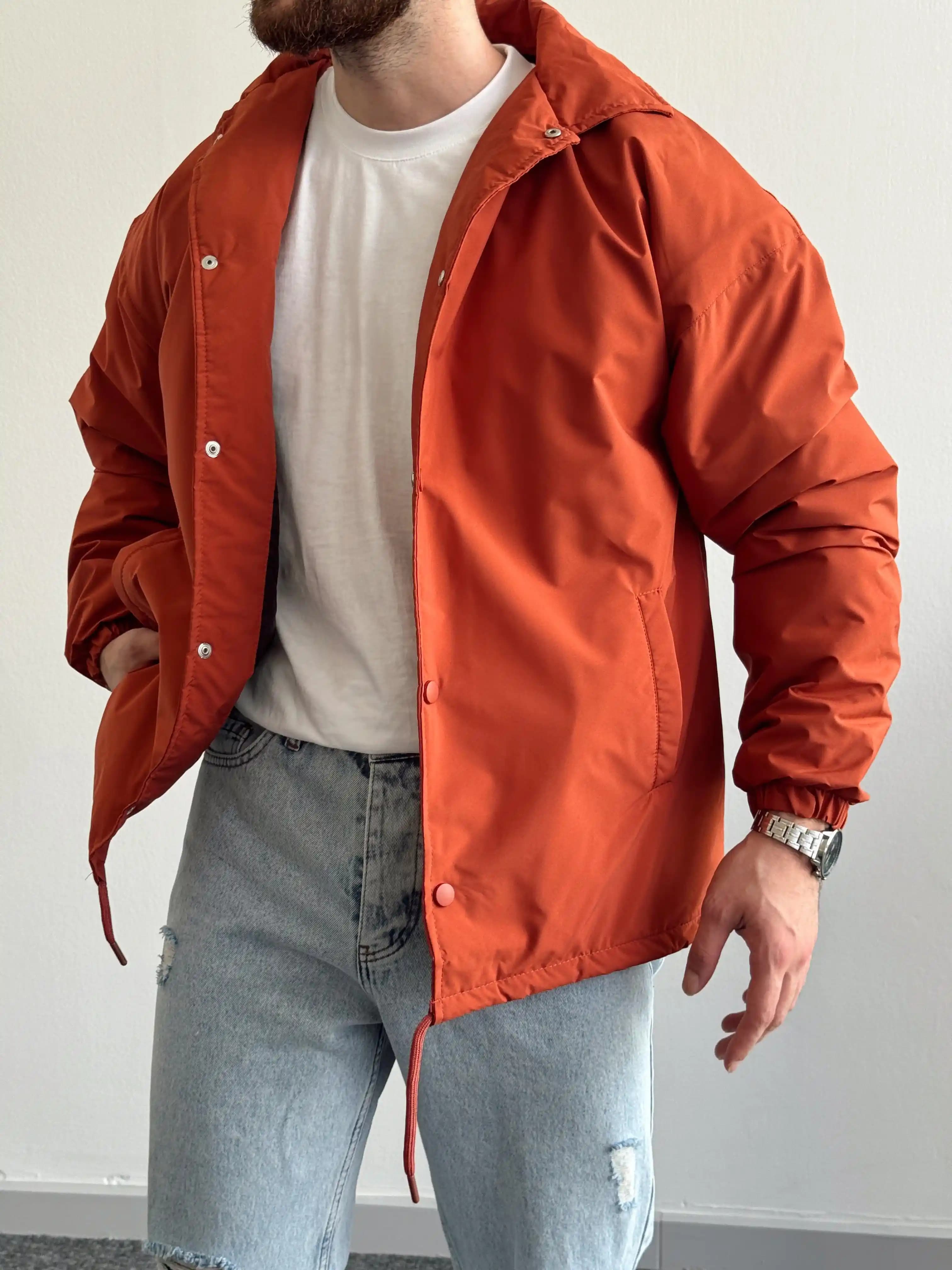 Erkek Modasında Canlı ve Şık Bir Seçenek: Turuncu Ceketlerle Tarzınızı Yaratın