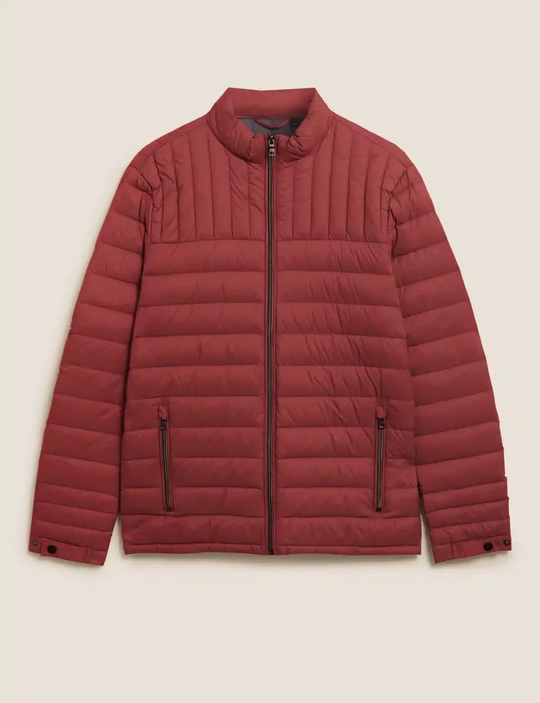 Erkek Modasında Güncel Trendler ve Markalar: Şıklık ve Fonksiyonelliğin Buluşması