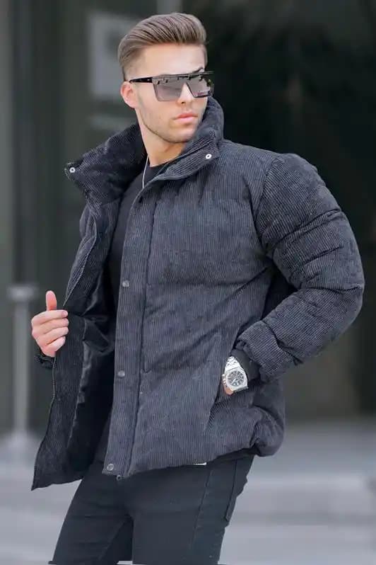 Erkek Modasında Siyah Fitilli Kadife Ceketlerin Stil ve Bakım Önerileri