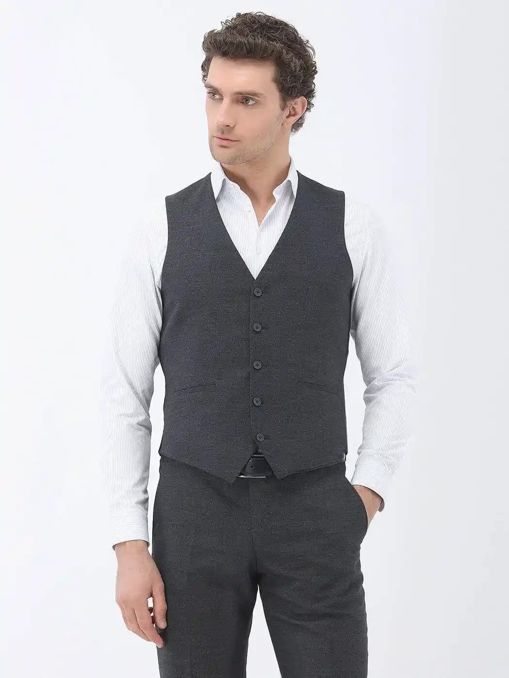 Erkek Modasında Yelekli Takım Trendleri ve Stil İpuçları 2023