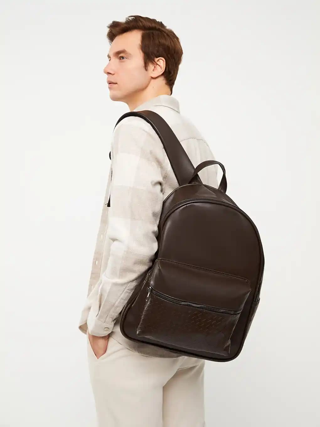 Erkekler İçin Deri Sırt Çantaları: Moda ve Fonksiyonelliğin Zarif Birleşimi