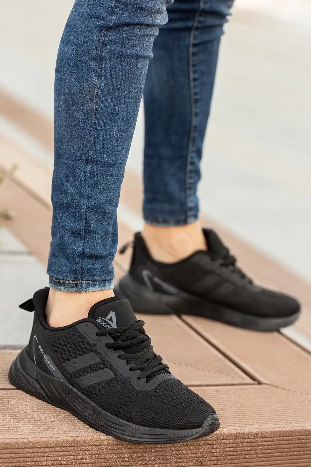 Erkekler İçin Ortopedik Yürüyüş Ayakkabıları: Sağlık ve Moda Uyumuyla Konfor Sağlar