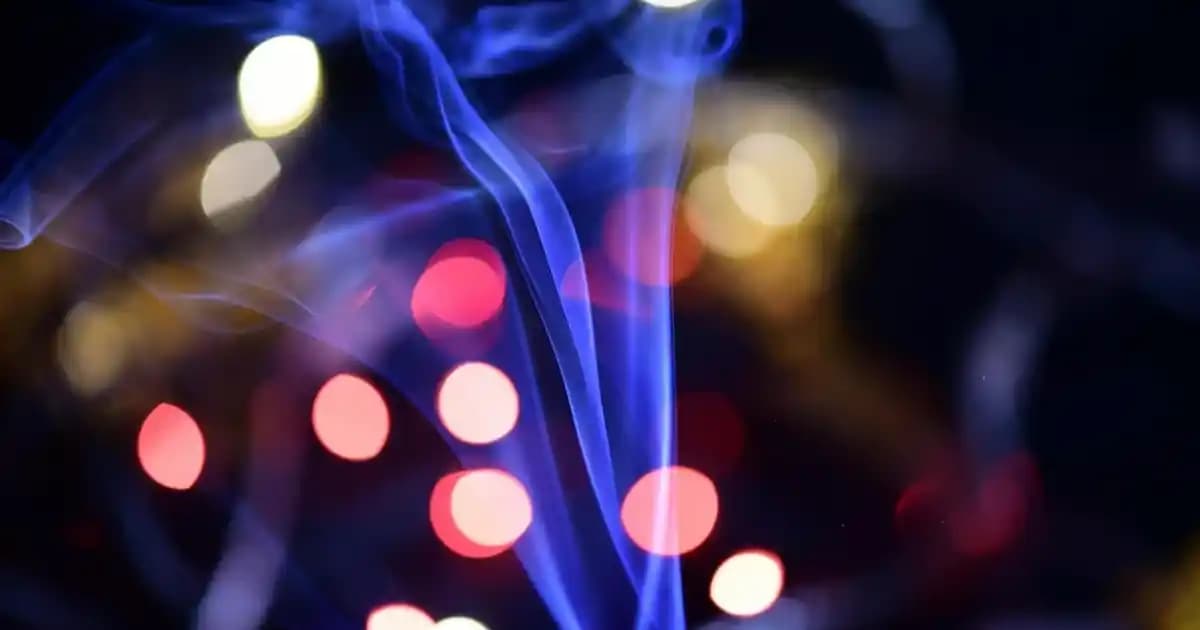 Erkekler İçin Siyah Boğazlı Kazak: Zamansız Şıklık ve Çok Yönlü Kullanım Rehberi