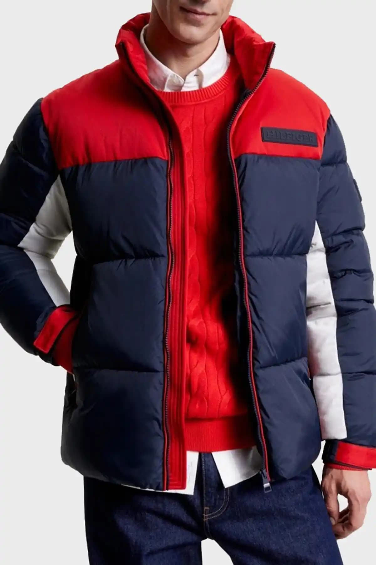 Erkekler İçin Tommy Hilfiger Şişme Montlar: Şıklık ve Konforun Modern Buluşması