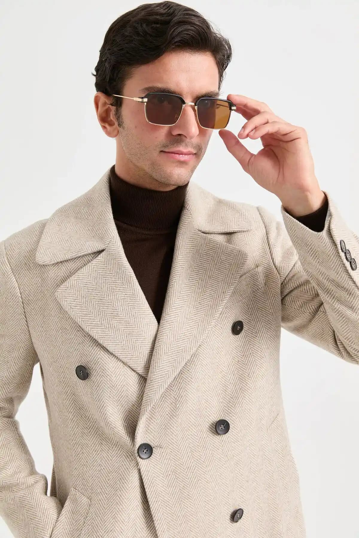 Erkekler İçin Yün Palto Seçimi ve Kombinasyonları Hakkında Kapsamlı Rehber