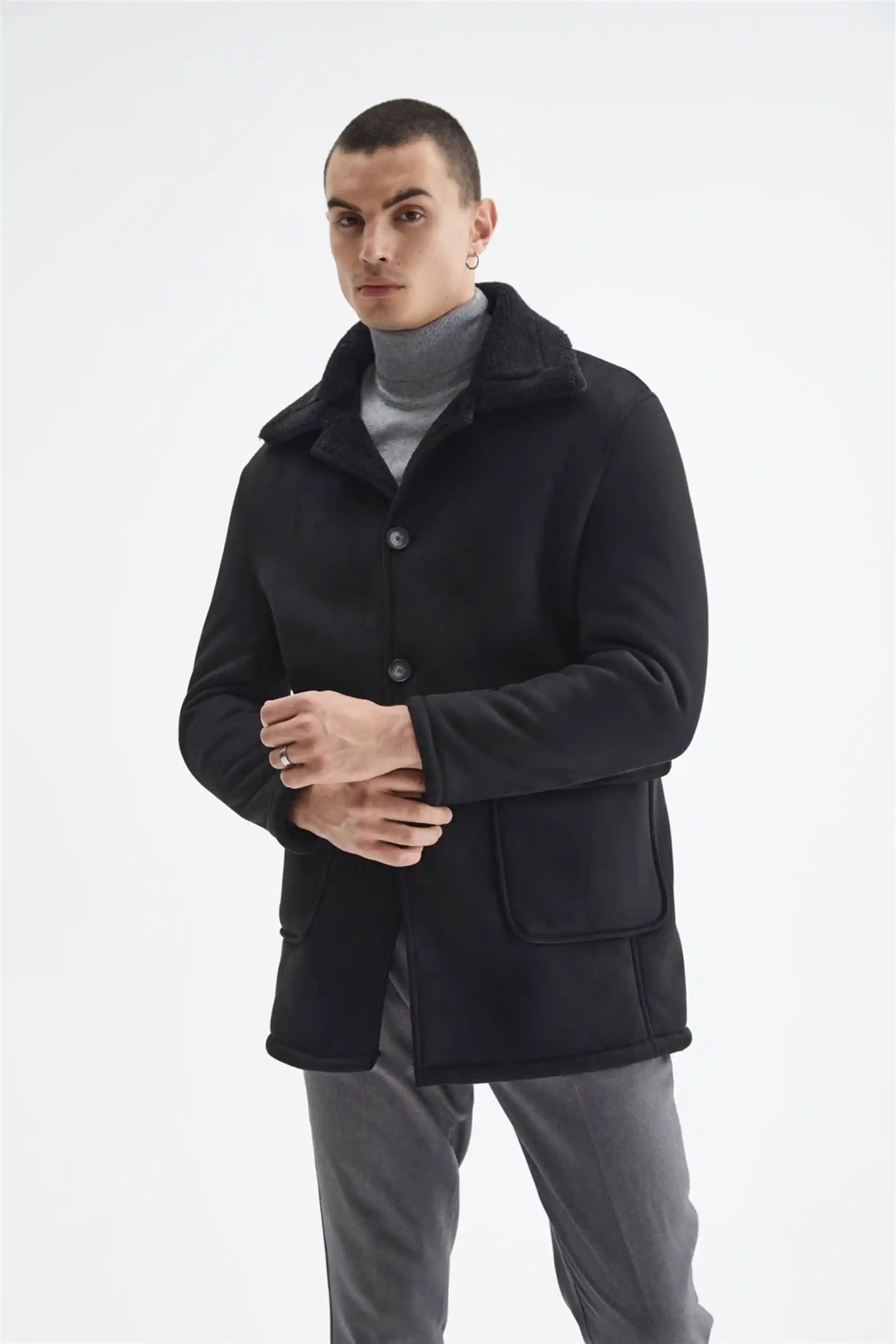 Erkekler İçin Yünlü Kabanlar: Şıklık ve Konforun Buluştuğu Kış Modası