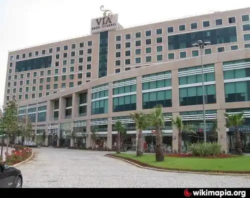 Geleceğin Moda Trendleri: Teknolojinin Moda Endüstrisine Entegrasyonu ve Yenilikler