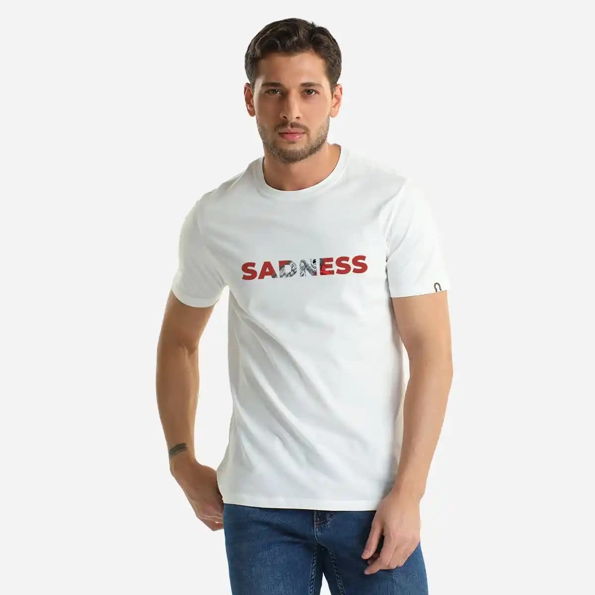 Gençler İçin Tişört Modası: Güncel Trendler ve Kendi Tarzını Yaratma Rehberi