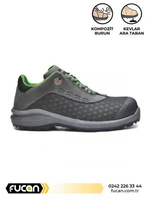 Güçlü Ayakkabılar ve Moda Dünyasında Kendini İfade Etmenin Yolları