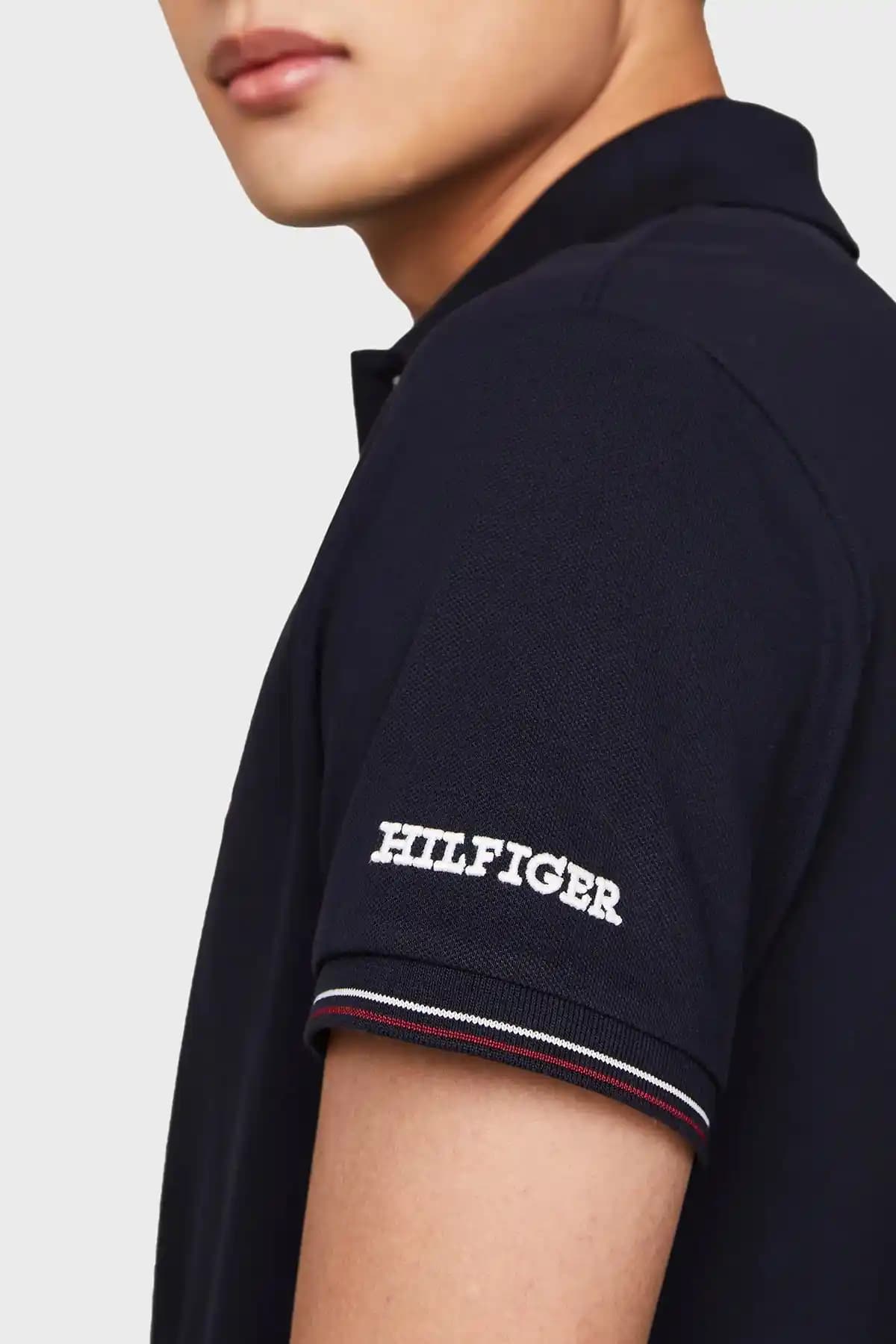 Günümüzde Polo Yaka Modasının Yükselişi ve Tarzınıza Katkıları