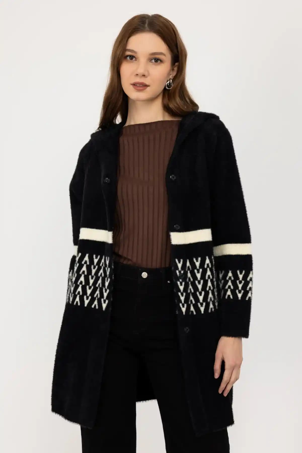 Hırka Modasında Güncel Trendler ve Stil İpuçlarıyla Şık ve Konforlu Kombinasyonlar