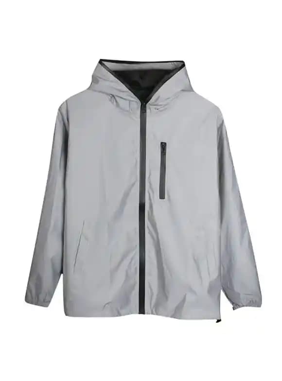 Işıkta Parlayan Montlar Moda Dünyasında Yenilik ve Stil Katmanın En Çekici Yolu