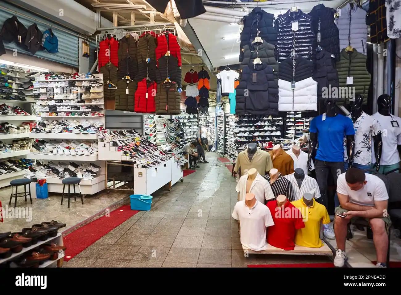 İstanbul'daki Popüler Sneaker Mağazaları ve Moda Trendleri Hakkında Güncel Bilgiler