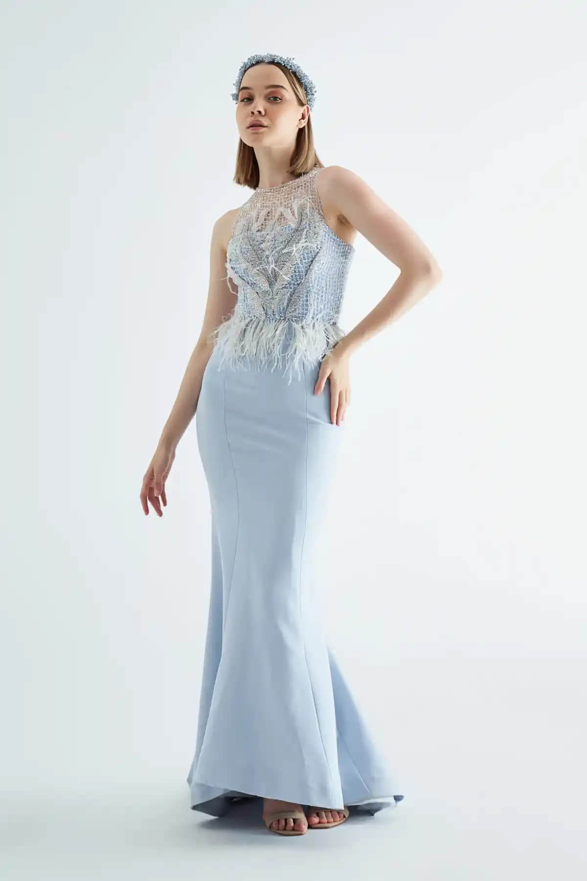 İzmir’de Nişan Elbisesi Seçerken Dikkat Edilmesi Gerekenler ve Güncel Moda Trendleri