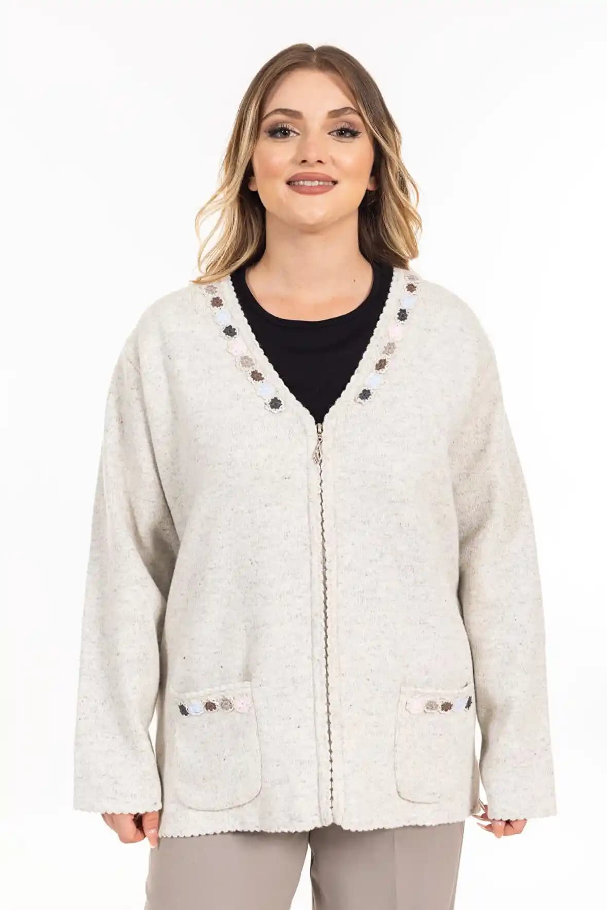 Kadın Kışlık Hırkaları: Trendler, Malzemeler ve Stil İpuçları