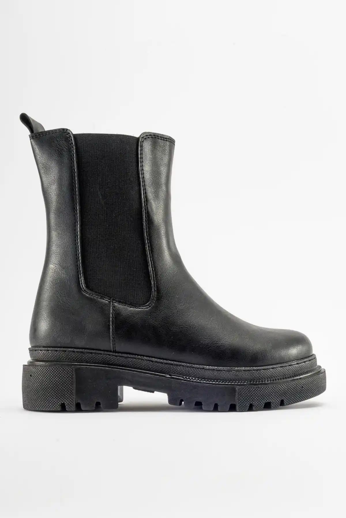 Kadın Modasında Konfor ve Şıklığın Buluştuğu Lastikli Bot Trendleri ve Seçim İpuçları