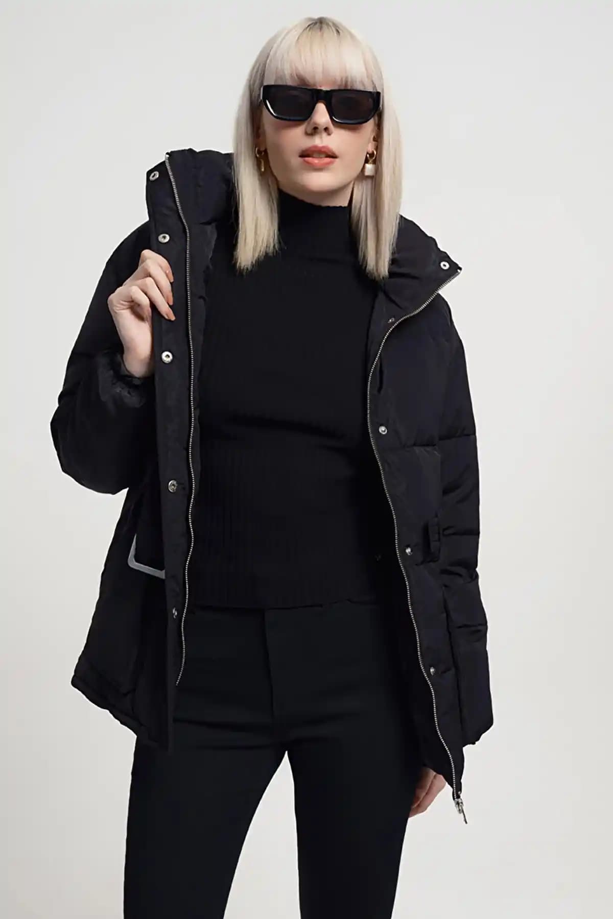 Kadın Montlarında Güncel Trendler ve Marka Seçenekleri Hakkında Detaylı Rehber