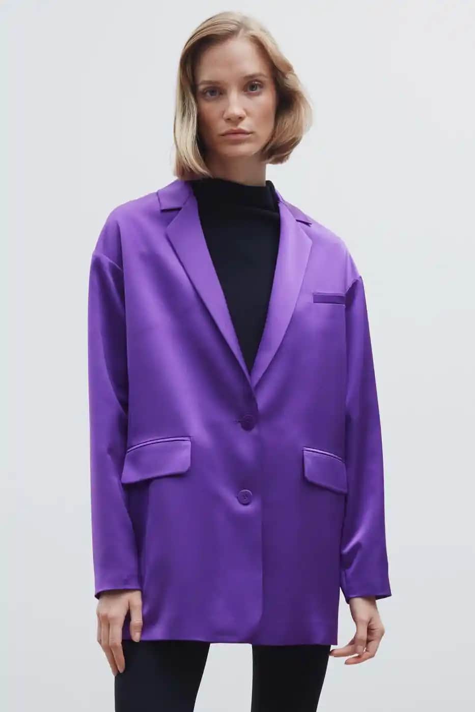 Kadın Mor Ceketler: Moda Trendleri ve Kombinasyon Önerileri 2023