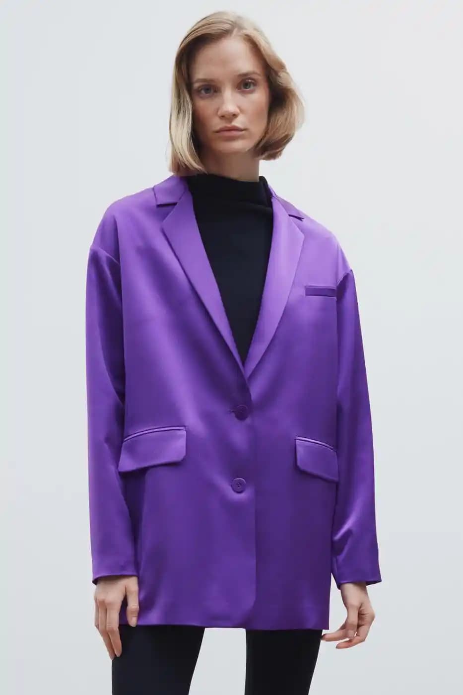 Kadın Mor Ceketler: Moda Trendleri ve Kombinasyon Önerileri 2023