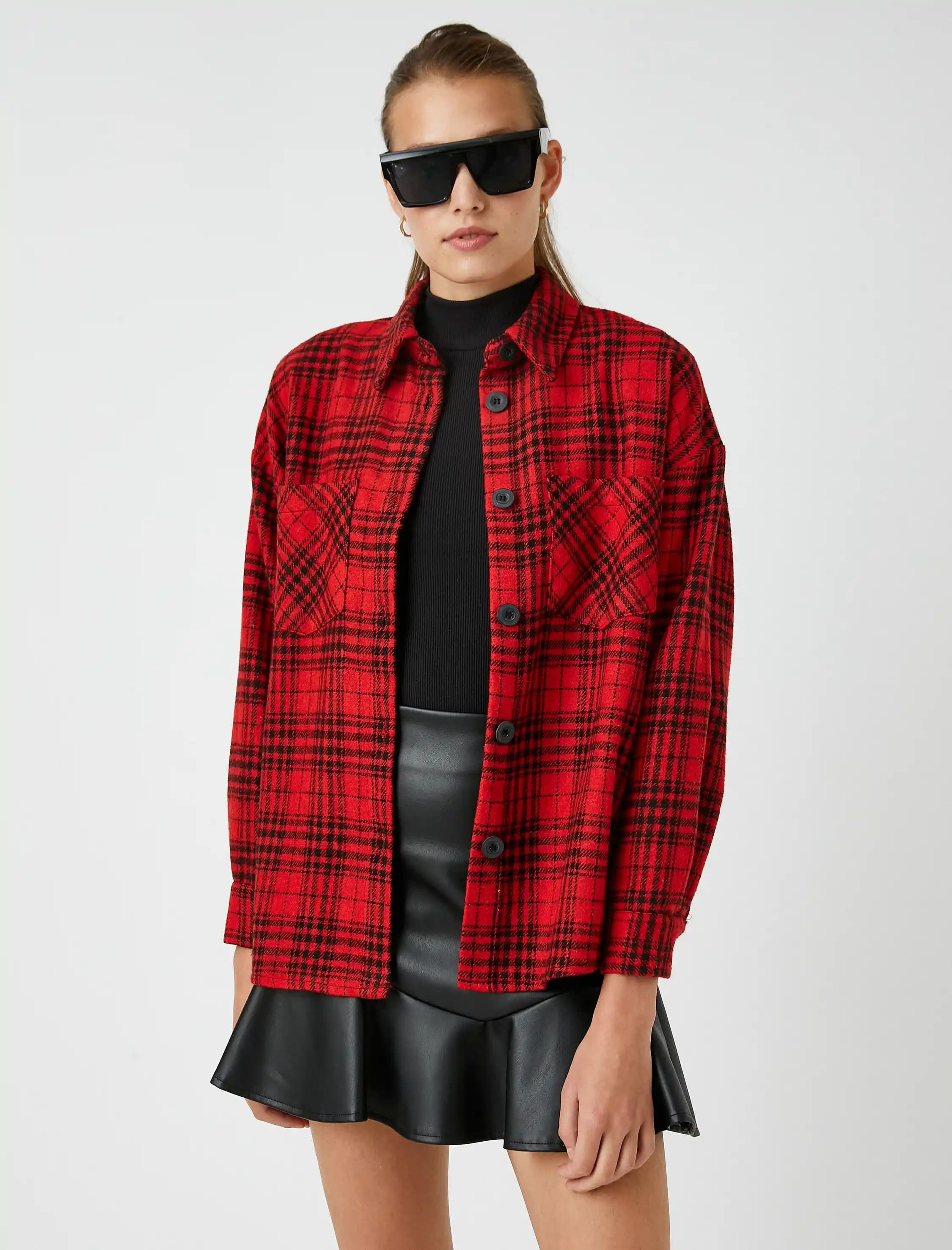 Kadın Oduncu Gömleği Kombinleri ve Moda İpuçları: Rahat ve Şık Görünümler