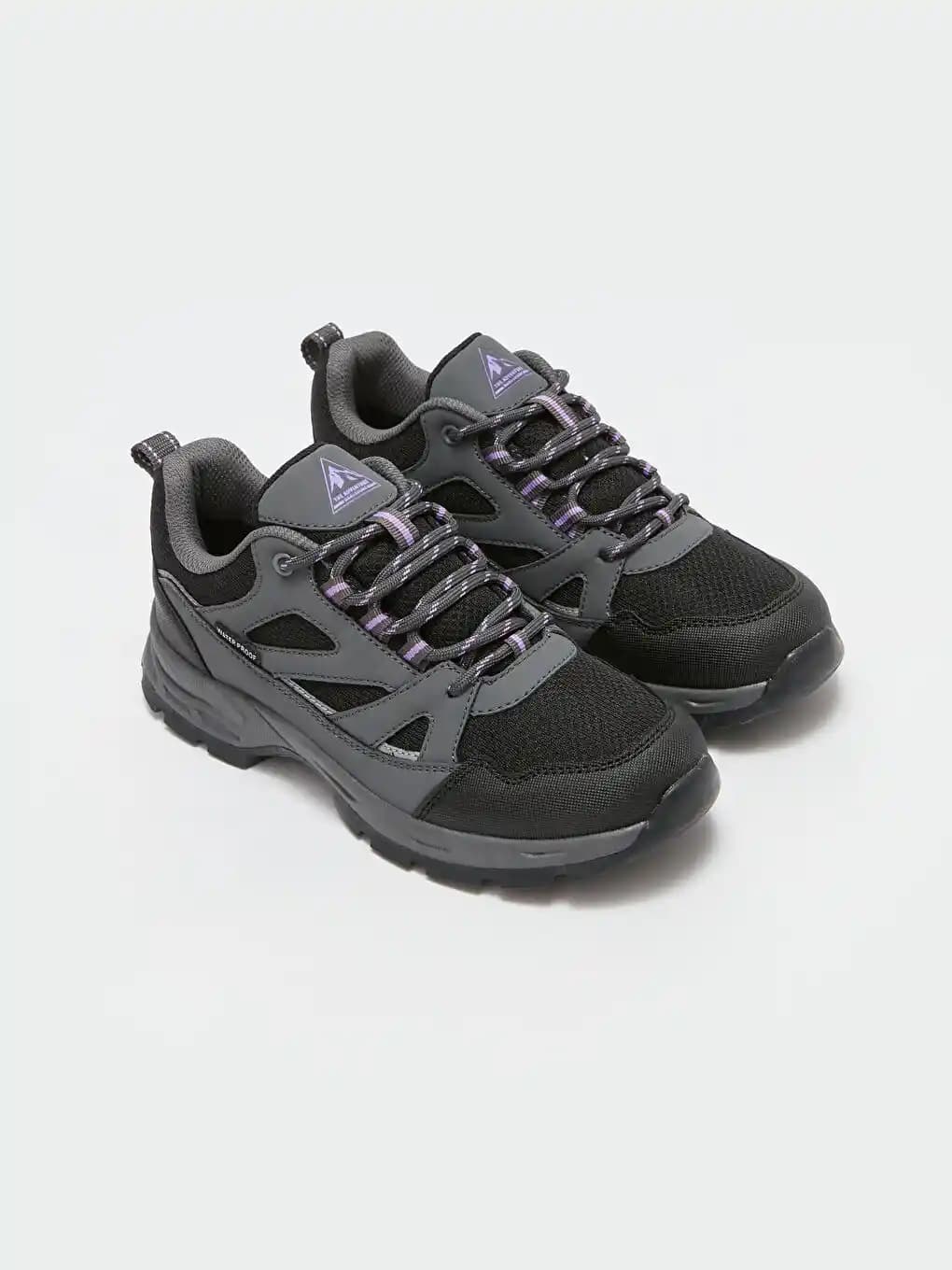 Kadınlar İçin Doğru Trekking Ayakkabısı Seçimi ve Stil İpuçları