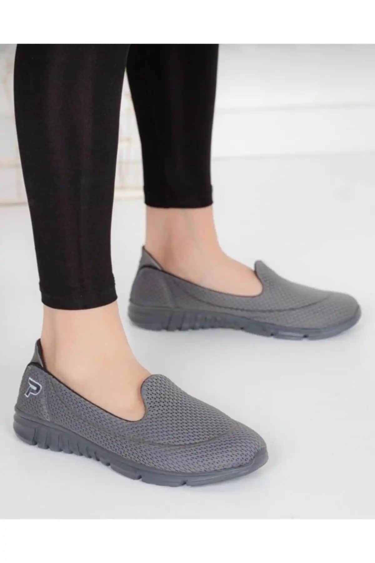 Kadınlar İçin Moda ve Konforun Buluştuğu Hafıza Köpüğü Ayakkabılar Rehberi