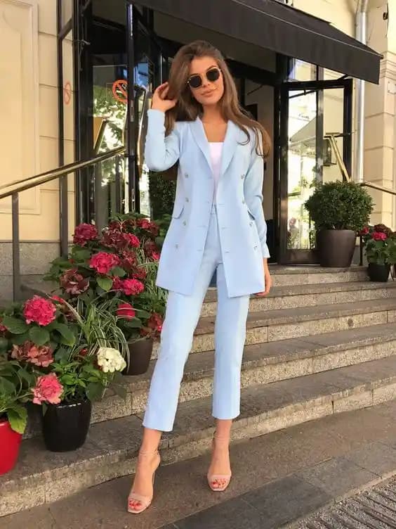 Kadınlar İçin Modern ve Şık Pantolon ve Ceket Kombinleri Rehberi