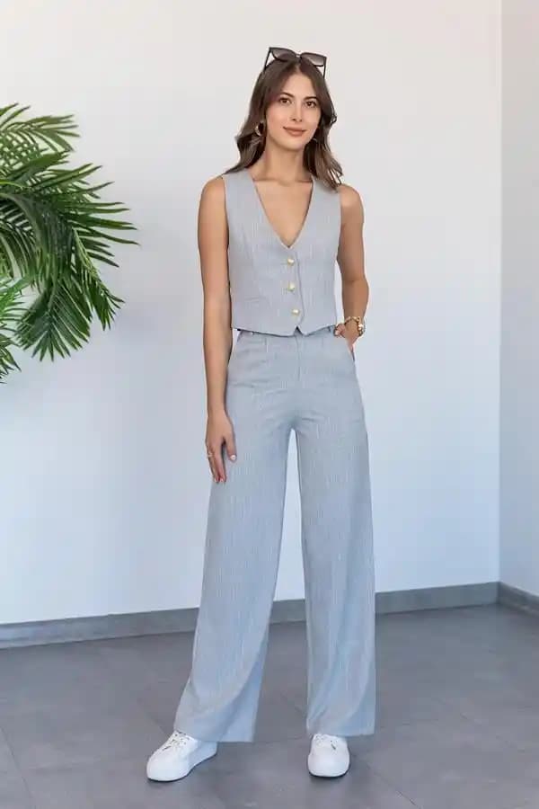 Kadınlar İçin Pantolon ve Yelek Kombinleri Moda Trendleri ve Stil İpuçları