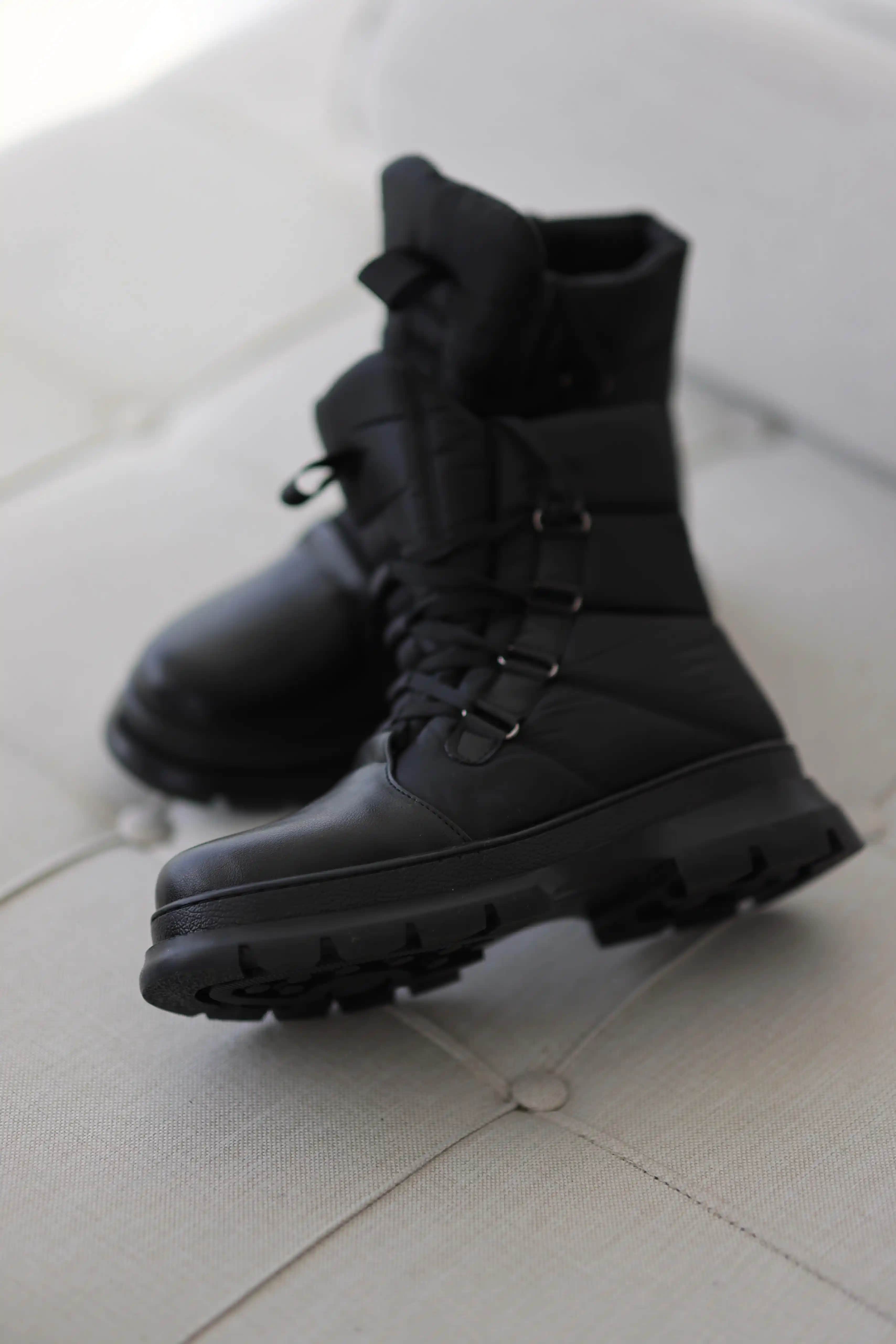 Kadınlar İçin Paraşüt Modası: Şıklık ve İşlevselliğin Buluştuğu Giyim Trendleri