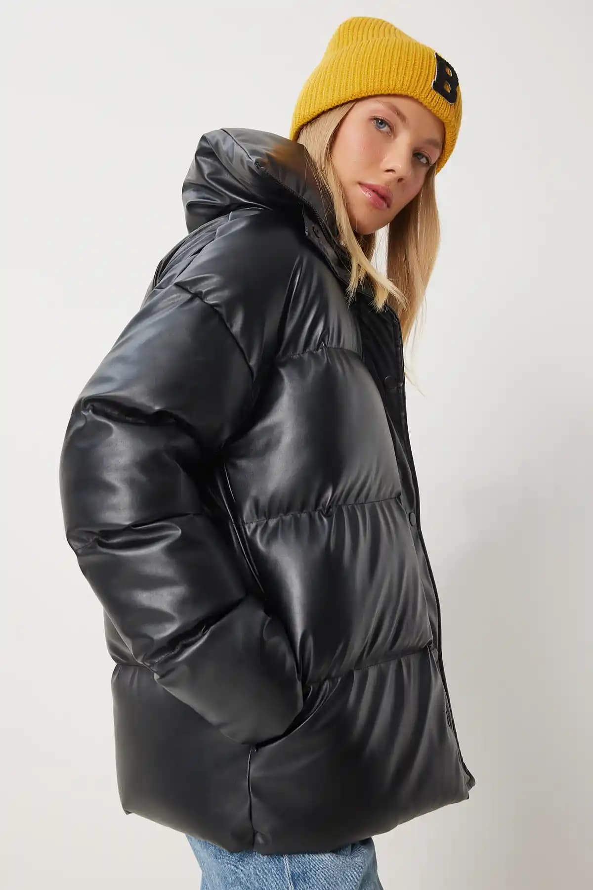 Kadınlar İçin Şık ve Konforlu Suni Deri Şişme Montler Modaya Uygun Seçenekler