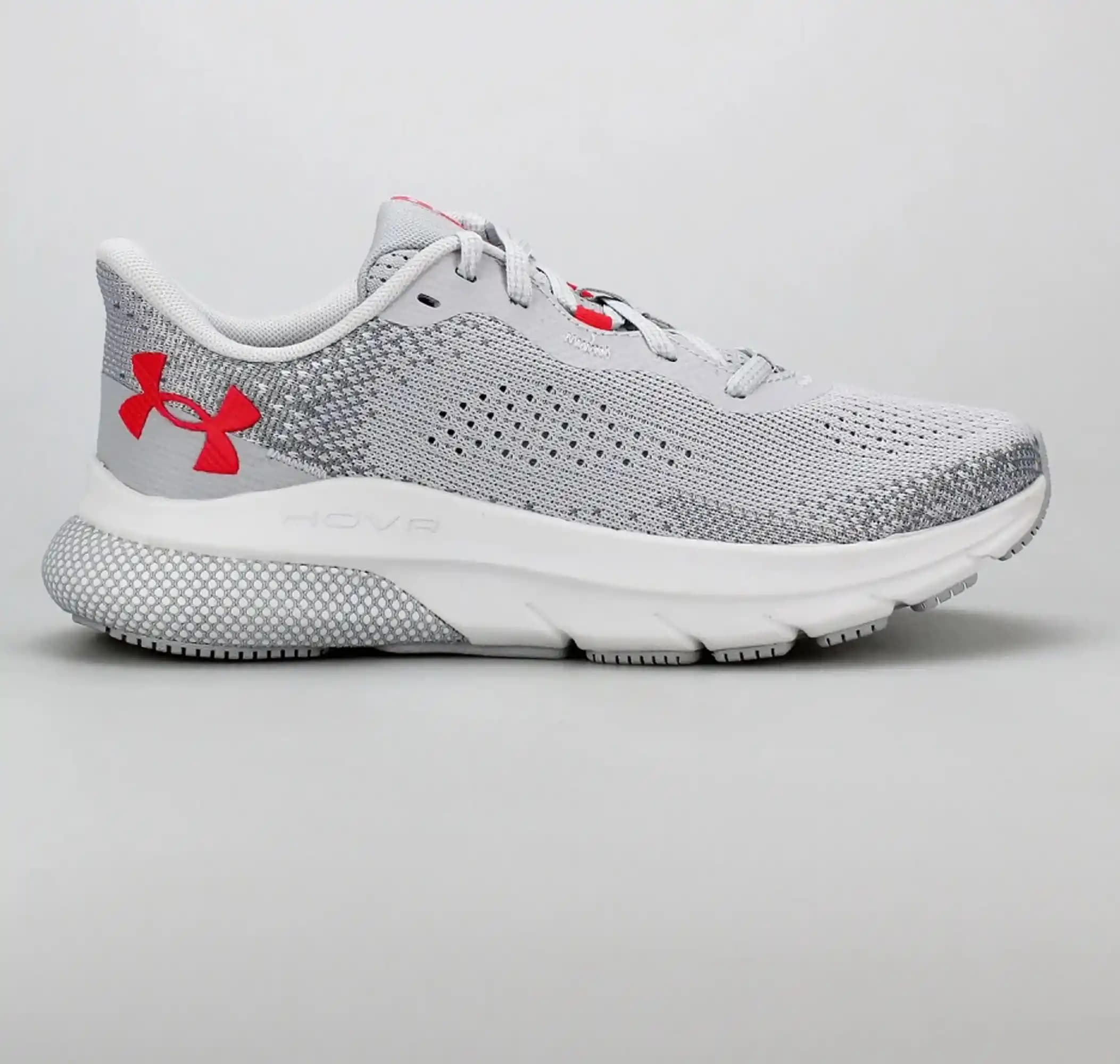 Kadınlar İçin Under Armour Spor Ayakkabıları: Moda ve Performansı Bir Arada Sunar