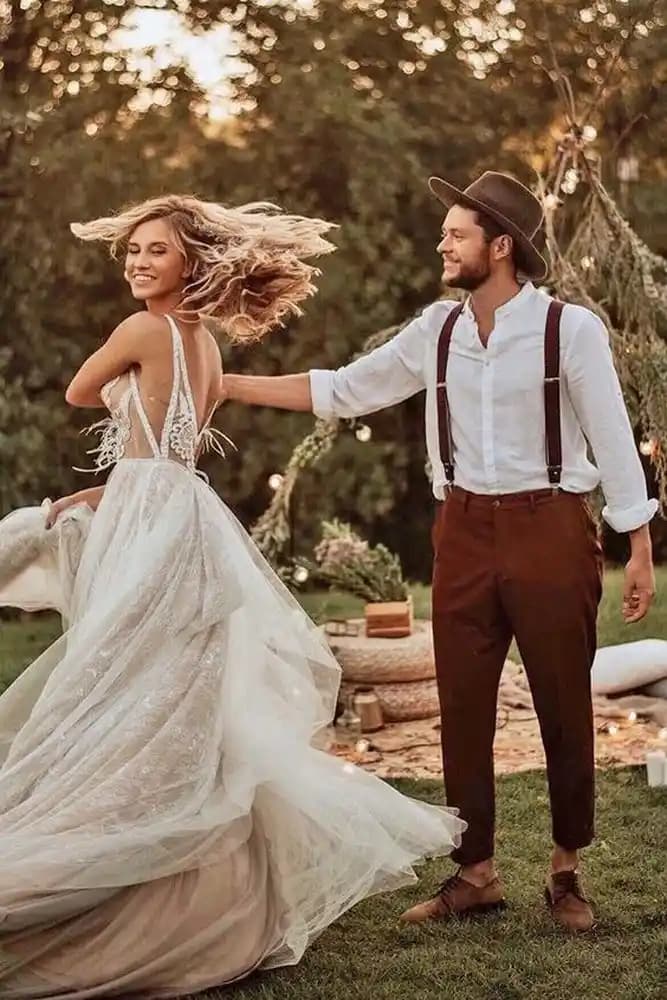 Kır Düğünleri ve Bohem Damatlık Modası: Doğal ve Rahat Tarzın Yükselişi
