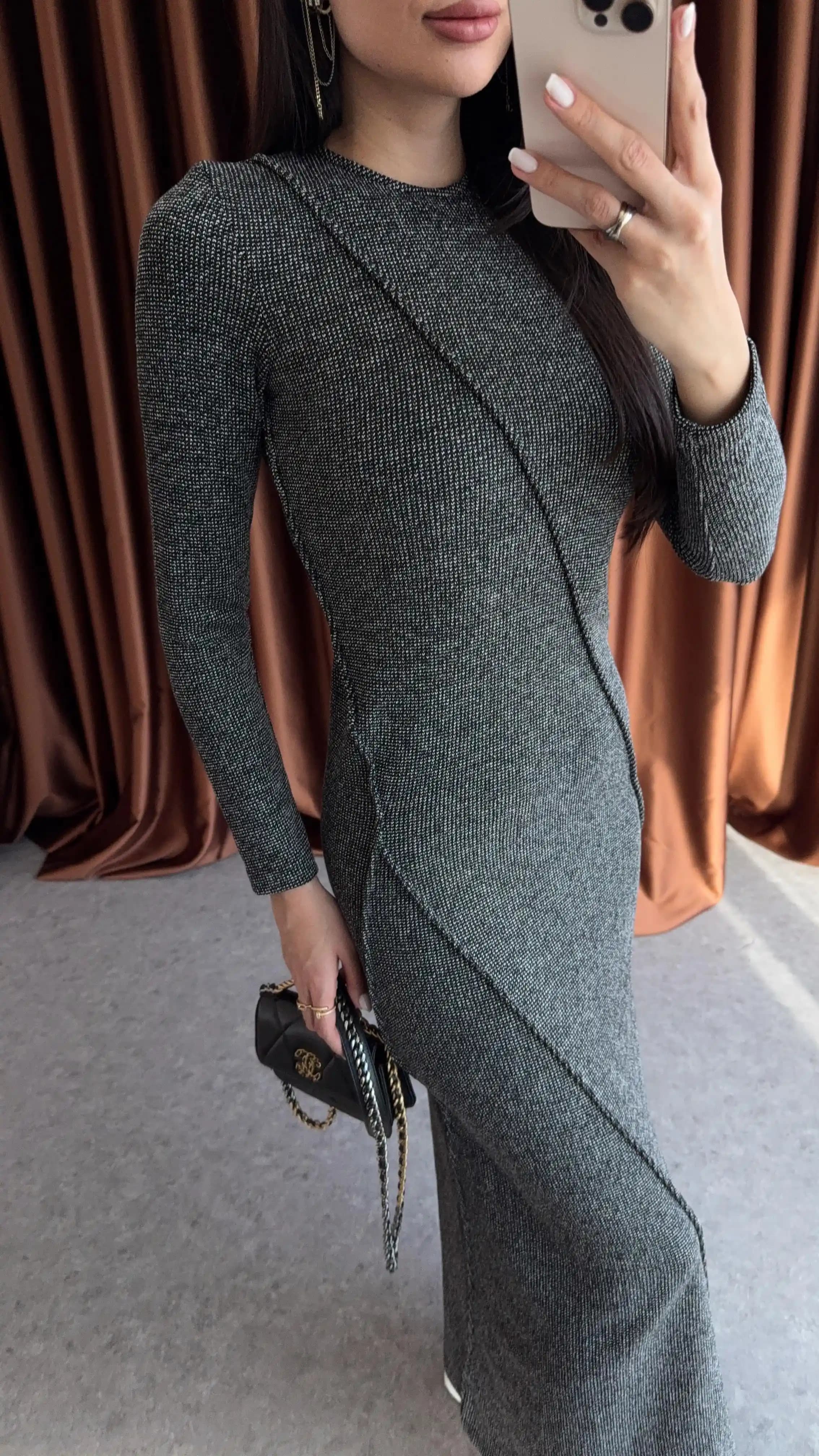 Kırçıllı Elbise Modasında Zamansız Şıklık ve Doğal Desenlerin Yükselişi