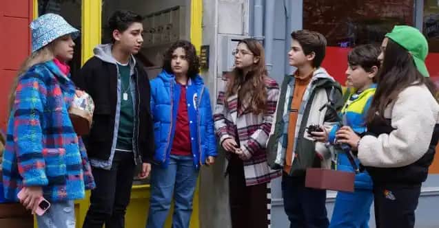 Kırlangıç Takımı Nedir ve Moda Dünyasında Neden Bu Kadar Popülerdir?