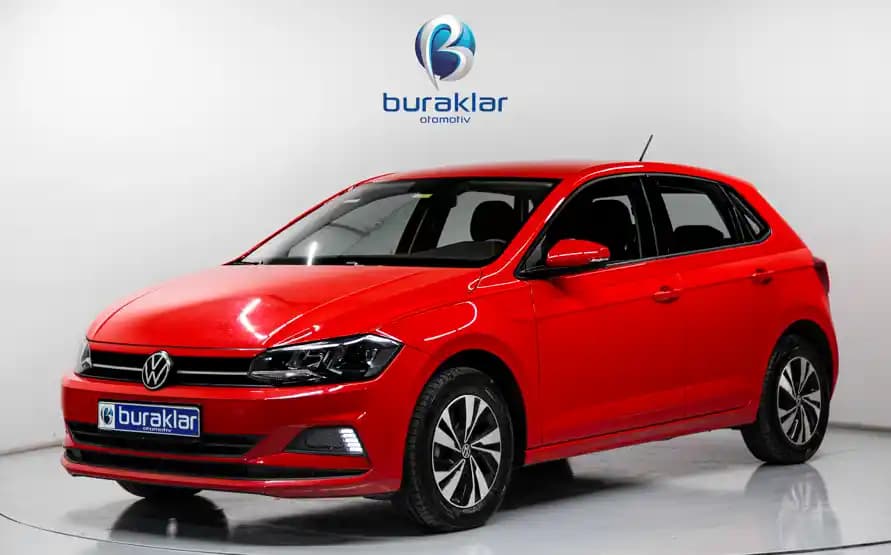 Kırmızı Polo Gömlekler: Moda Dünyasında Cesur ve Şık Bir İfade Yöntemi