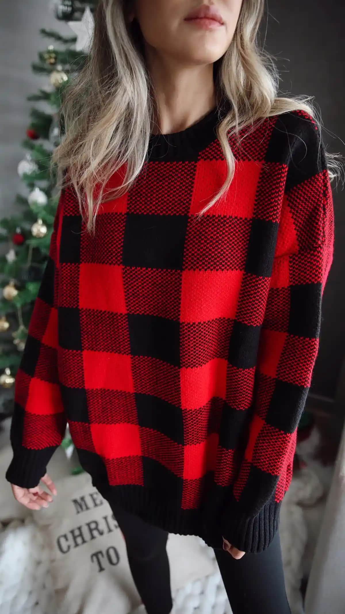 Kırmızı ve Siyah Kazaklar Moda Dünyasında Güçlü ve Şık Bir İfade Yaratıyor