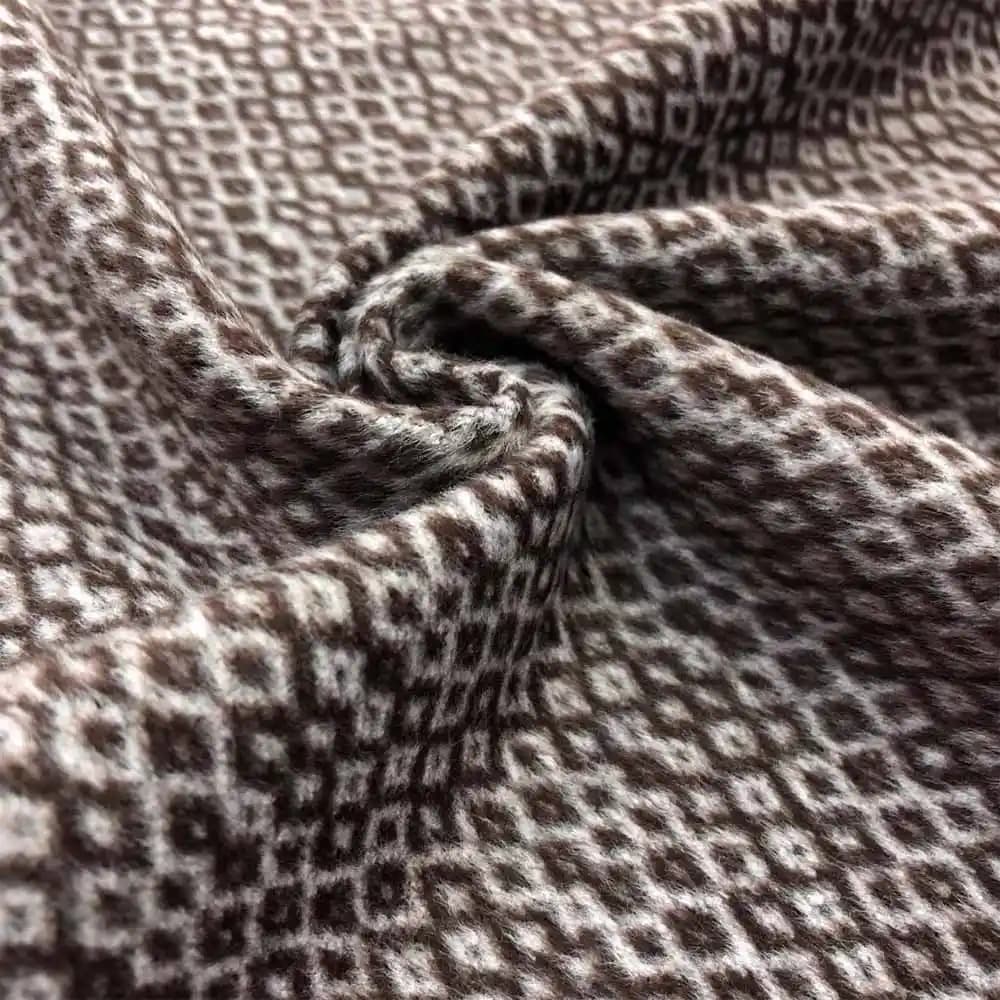 Kış Modasında Kışlık Kumaşların Önemi ve Trendleri Güncel Kış Giyim Rehberi